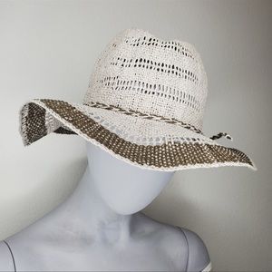 AMERICAN Eagle Outfitters 100% Paper Hat